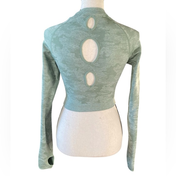 Gymshark Adapt Crop Top Sage Camo Shirt Seamless Women's Size Small - Picture 4 of 6